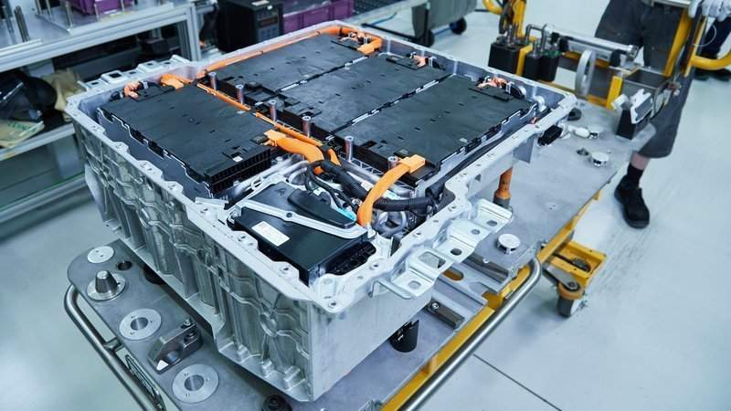 BMW PHEV Battery Production - เทคโนโลยีแบตเตอรี่รถ Plug-in Hybrid Electric Vehicle - Flu-Tech Thailand - @flutech.co.th